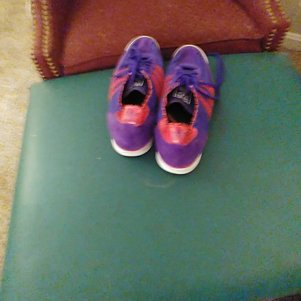 Adidas - Picture 3 of 4